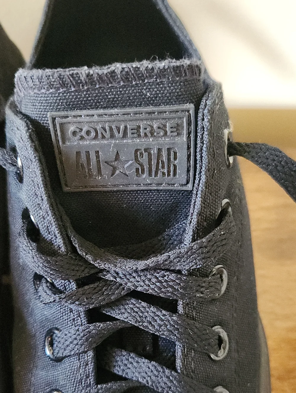 Converse Unisex Classic Black Canvas Low-Top Sneakers Women's Size 8.5